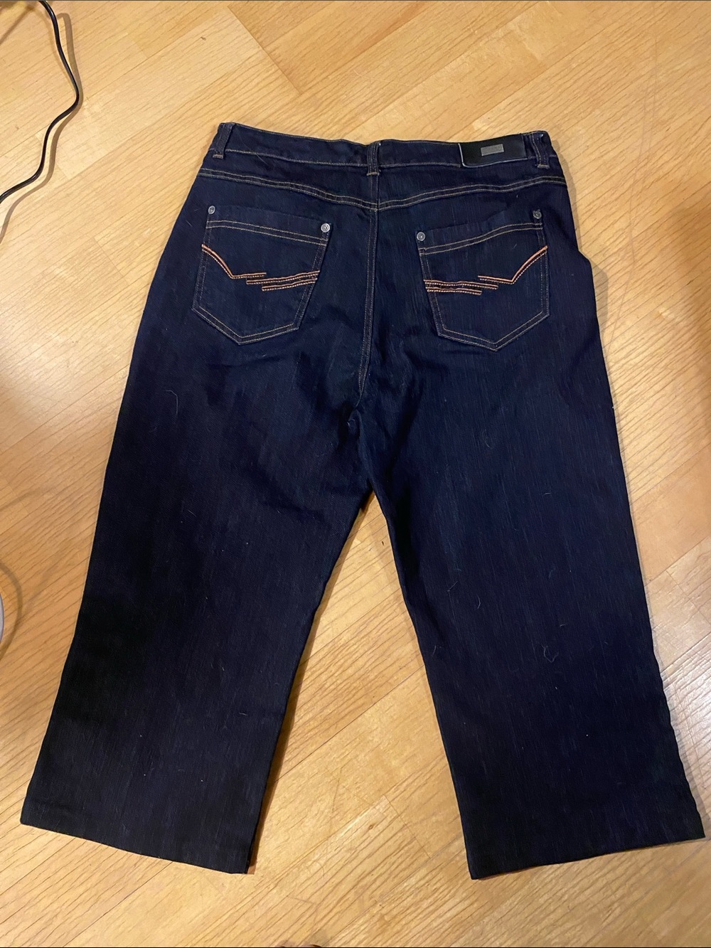 Simon Chang Dark Blue Denim Capri - Picture 5 of 7